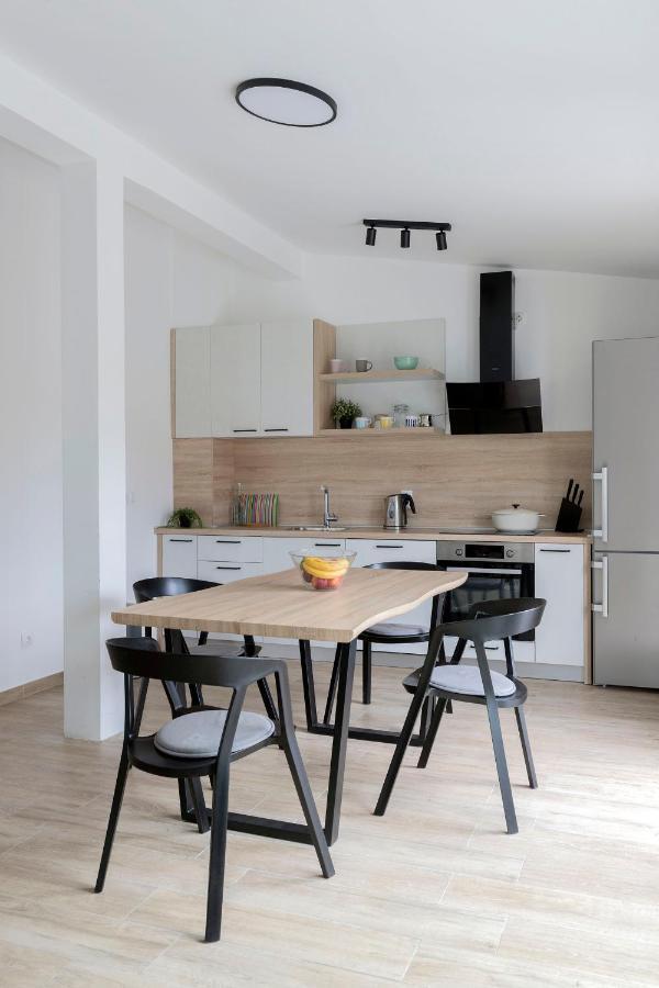 Apartman Dz Привлака Екстериор снимка