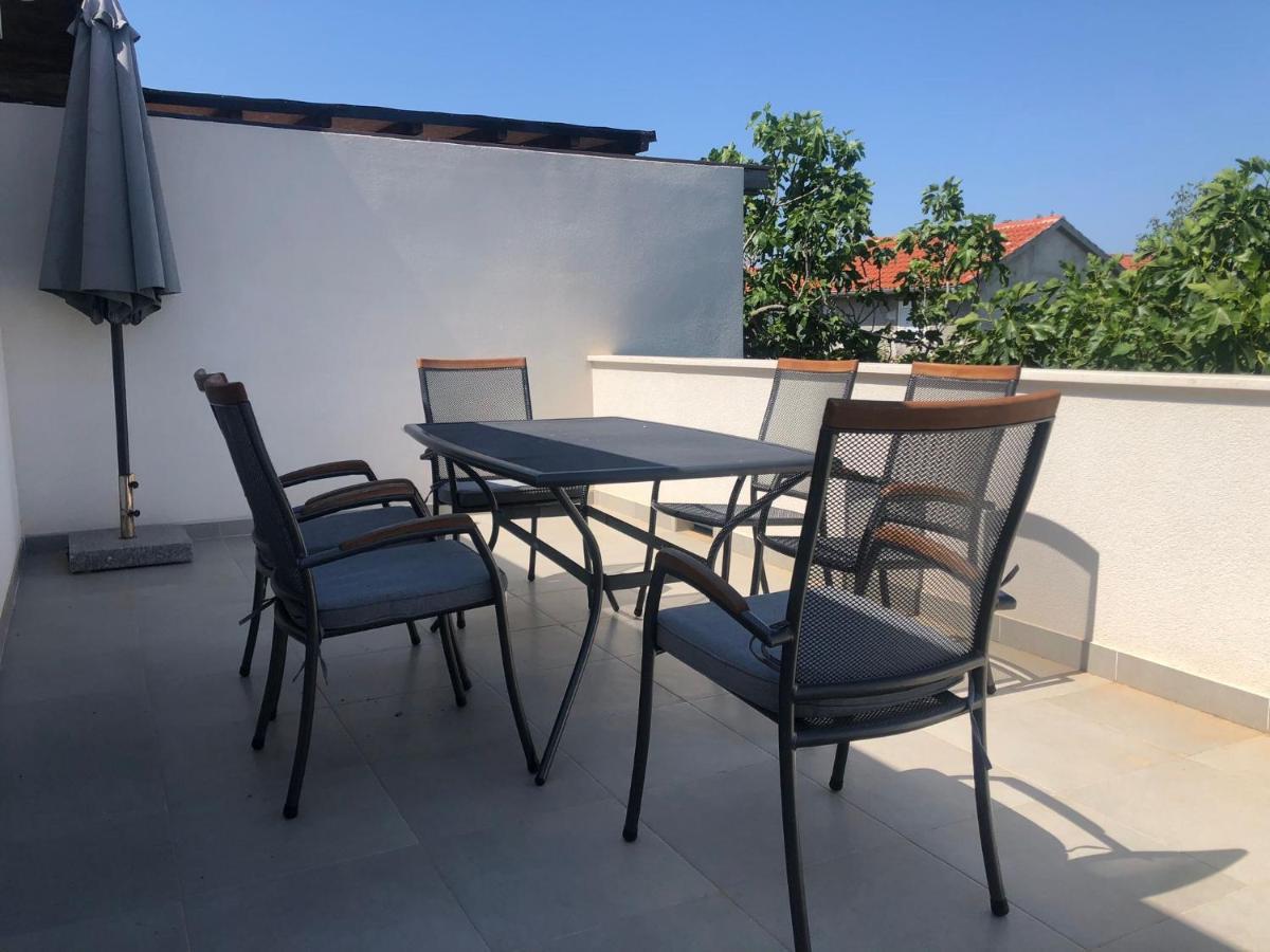 Apartman Dz Привлака Екстериор снимка